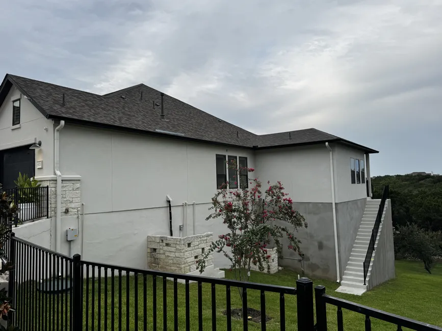 Six inch seamless gutters in Lago Vista Texas